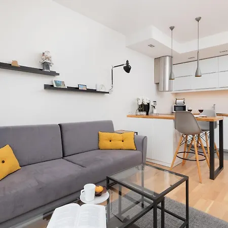 Apartment Spacious Aleja Rzeczypospolitej With Balcony By Renters