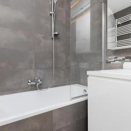 Apartment Spacious Aleja Rzeczypospolitej With Balcony By Renters *